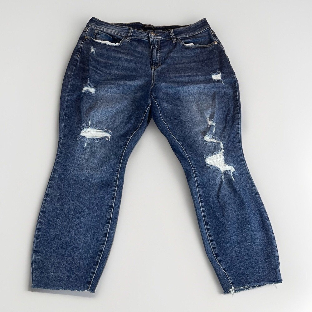 Judy Blue 20W‎ Relaxed Fit Cropped Cuffed Jeans Raw Hem JB88135